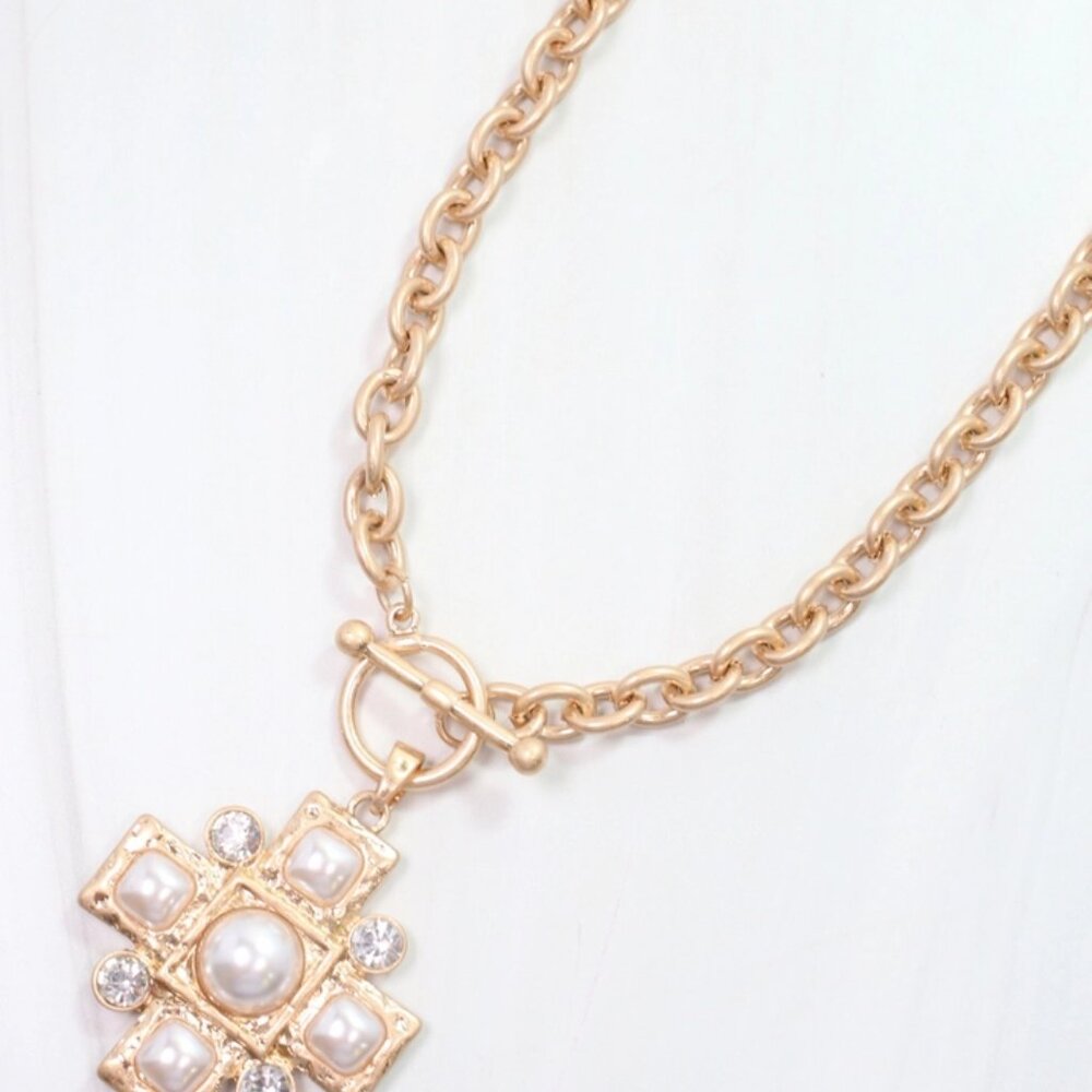 Caroline Hill Elizabeth Pearl Cross Necklace - NWT - Picture 3 of 3